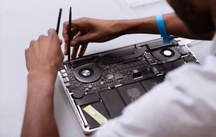 MacBook Battery Replacement in UAE